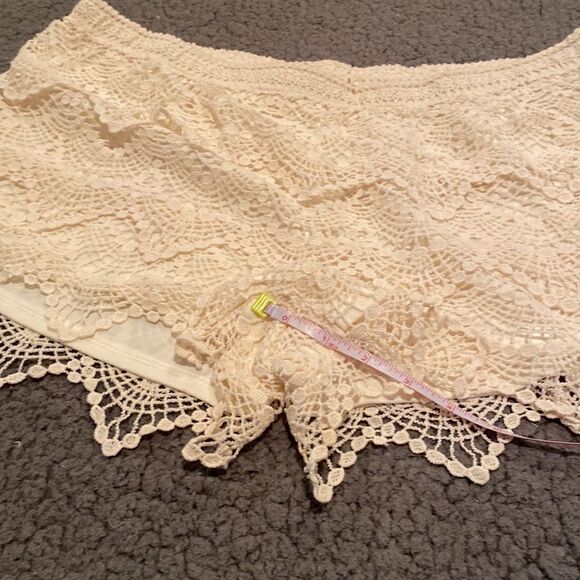 Jolt Lace Off White Shorts Size XL - Picture 6 of 10